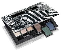 box-with-eyeshadow-1.jpg